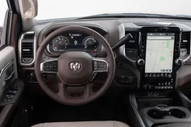 RAM 2500 Laie 6.7 2025 – Painel · Foto: Ram