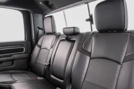 RAM 3500 Night Edition 6.7 2026 – Bancos de Trás · Foto: Ram