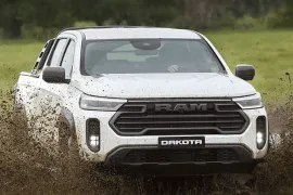 RAM DAKOTA WARLOCK 2.2 TB CD 4x4 Aut 2027 – Frontal · Foto: Ram