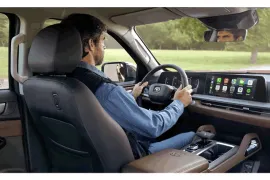 RAM DAKOTA LARAMIE 2.2 TB CD 4x4 Aut 2026 – Interior · Foto: Ram