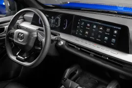 RAM DAKOTA LARAMIE NIGHT EDITION 2.2 TB CD 4x4 Aut 2026 – Painel · Foto: Ram