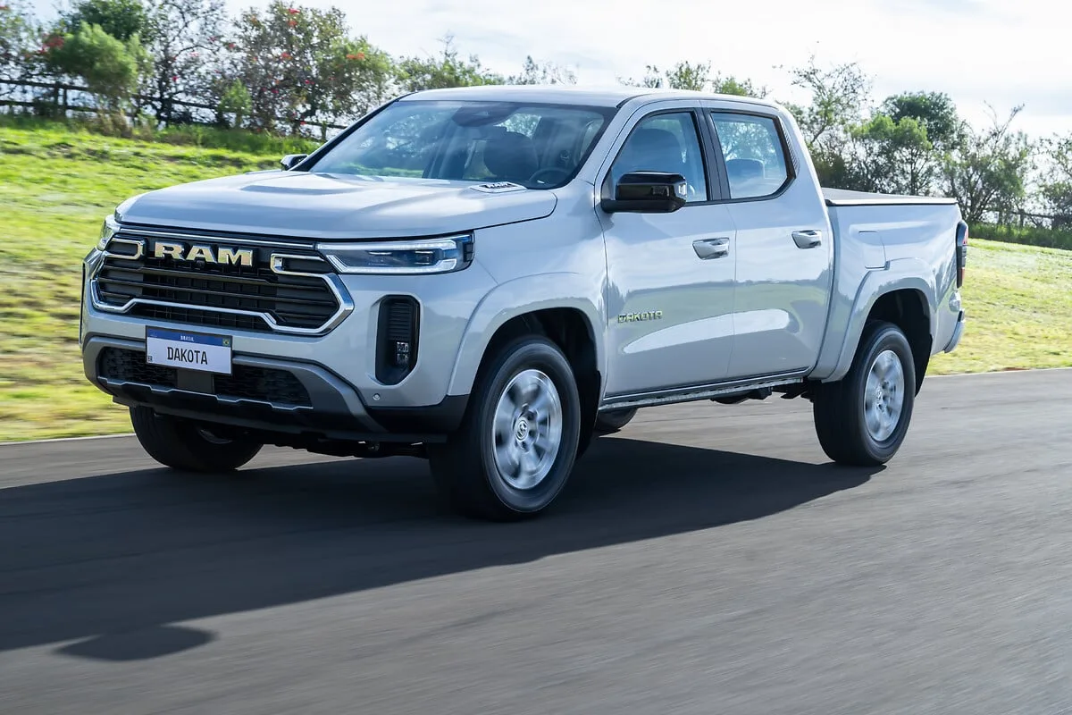RAM DAKOTA BIG HORN 2.2 TB CD 4X4 Aut 2027 – Diagonal Frontal · Foto: Ram