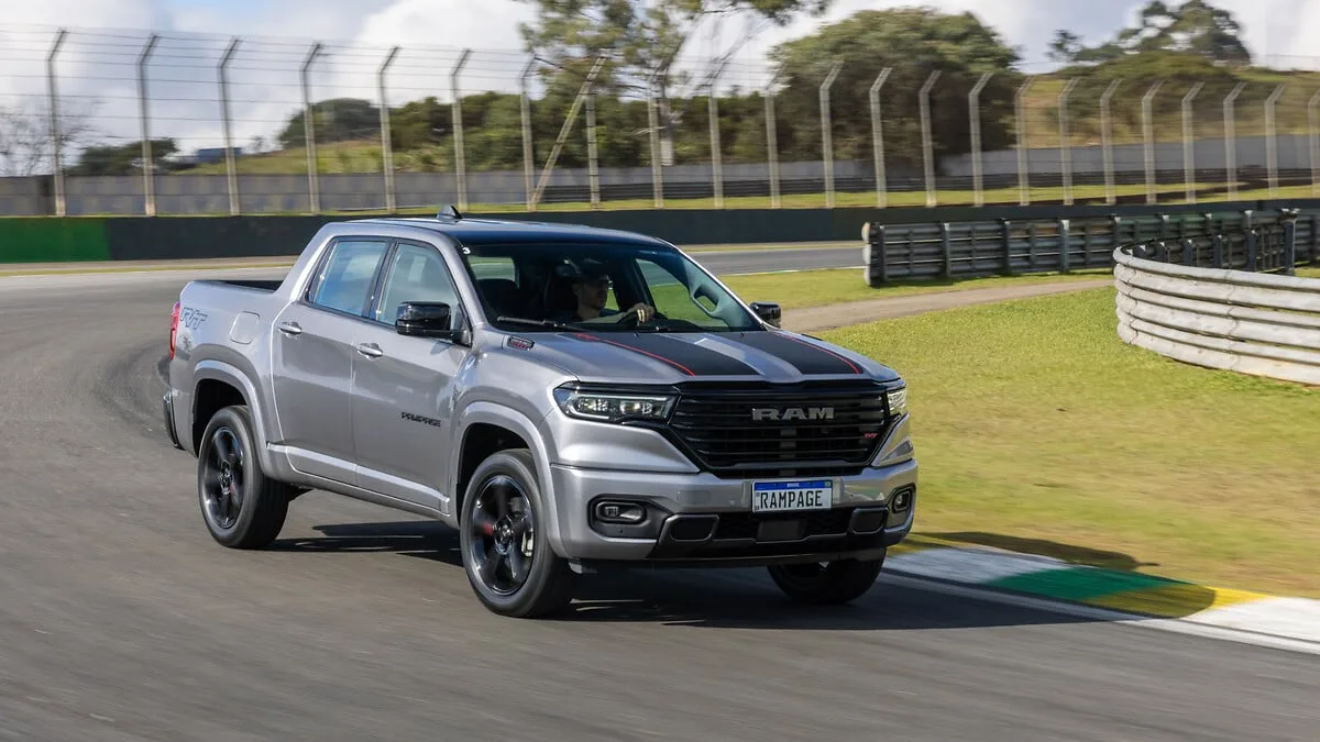 RAM RAMPAGE R/T HURRICANE 2.0 TURBO CD 4X4 Aut 2027 – Diagonal Frontal · Foto: Ram/Stellantis