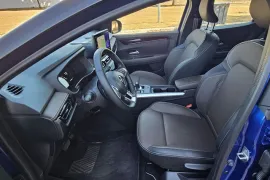 Renault Kardian Iconic 1.0 TB 12V 5p Aut 2026 – Bancos da Frente · Foto: Divulgação