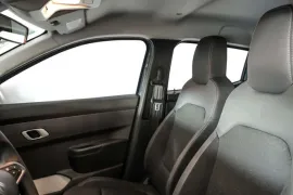 Renault KWID E-Tech Techno 2025 – Bancos da Frente · Foto: Divulgação