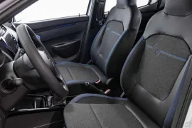 Renault Kwid Intense 1.0 2026 – Bancos da Frente · Foto: Renault
