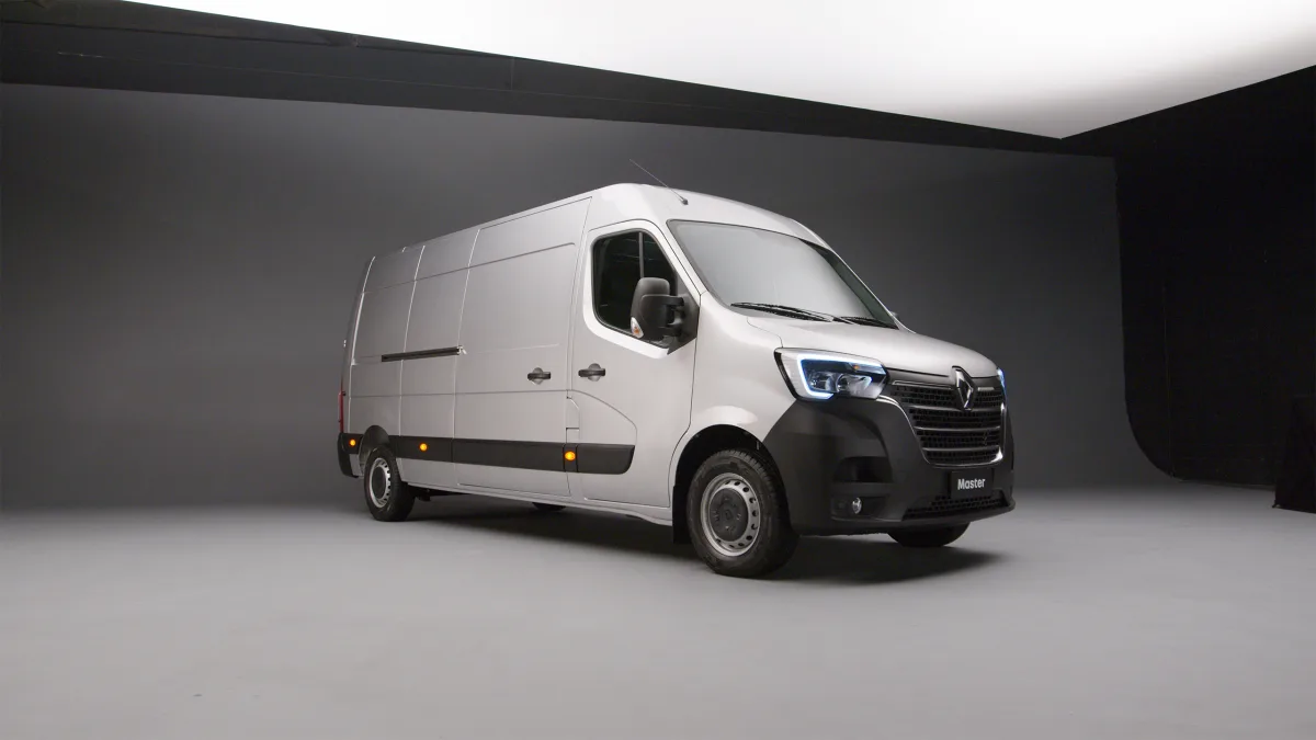 Renault Master 2.3 dCi Pro 16V Diesel 2024 – Diagonal Frontal · Foto: Renault