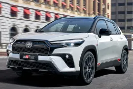 Toyota Corolla Cross GR-Sport 2.0 2026 – Diagonal Frontal · Foto: Toyota