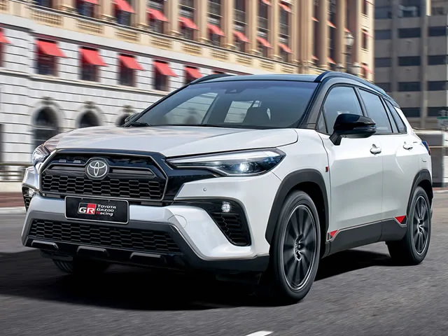 Toyota Corolla Cross GR-Sport 2.0 2026 – Diagonal Frontal · Foto: Toyota