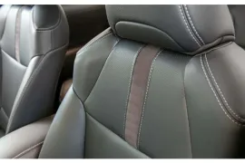 Toyota Corolla Cross XRE 2.0 2027 – Bancos da Frente · Foto: Toyota