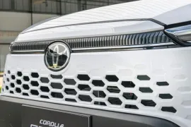 Toyota Corolla Cross XRE 2.0 2027 – Detalhe Externo · Foto: Toyota
