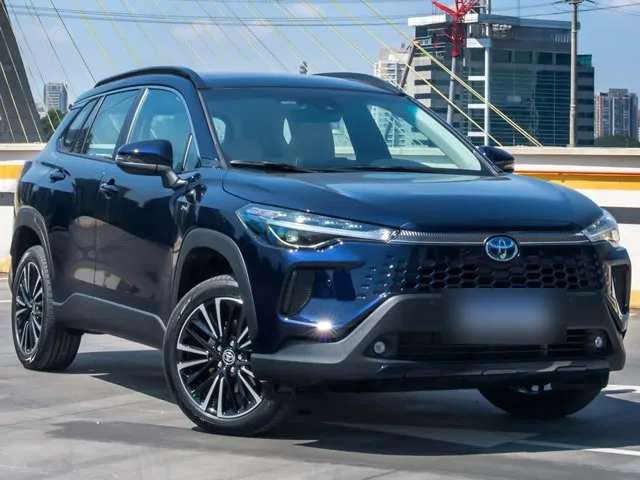 Toyota Corolla Cross XRX Hybrid 1.8 2026 – Diagonal Frontal · Foto: Divulgação