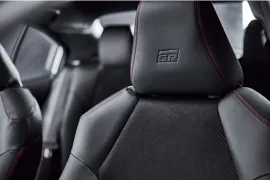 Toyota Corolla GR-Sport 2.0 Flex 16V Aut 2026 – Bancos da Frente · Foto: Toyota