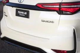 Toyota Sw4 Diamond 2.8 2025 – Emblema · Foto: Toyota