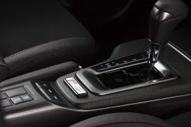 Toyota Sw4 GR-S 2.8 Turbo 4x4 AT 2024 – Câmbio · Foto: Toyota