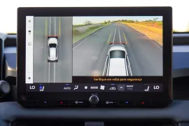 Toyota Rav4 SX Hybrid 2.5 2026 – Detalhe Interno · Foto: Toyota