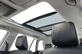 Toyota Rav4 SX Hybrid 2.5 2026 – Detalhe Interno · Foto: Toyota