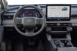 Toyota Rav4 SX Hybrid 2.5 2026 – Painel · Foto: Toyota