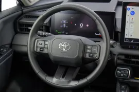 Toyota Rav4 SX Hybrid 2.5 2026 – Volante · Foto: Toyota