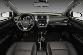 Toyota Yaris XLS 1.5 AT 2025 – Interior · Foto: Toyota