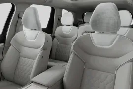 Volvo EX90 Twin Ultra AWD (Elétrico) 2025 – Bancos da Frente · Foto: Volvo