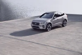 Volvo XC 60 T-8 Ultra 2.0 AWD (Híbrido) 2026 – Diagonal Frontal · Foto: Volvo Cars