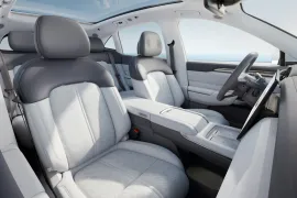 Zeekr 7X Flagship AWD 2027 – Bancos da Frente · Foto: Zeekr