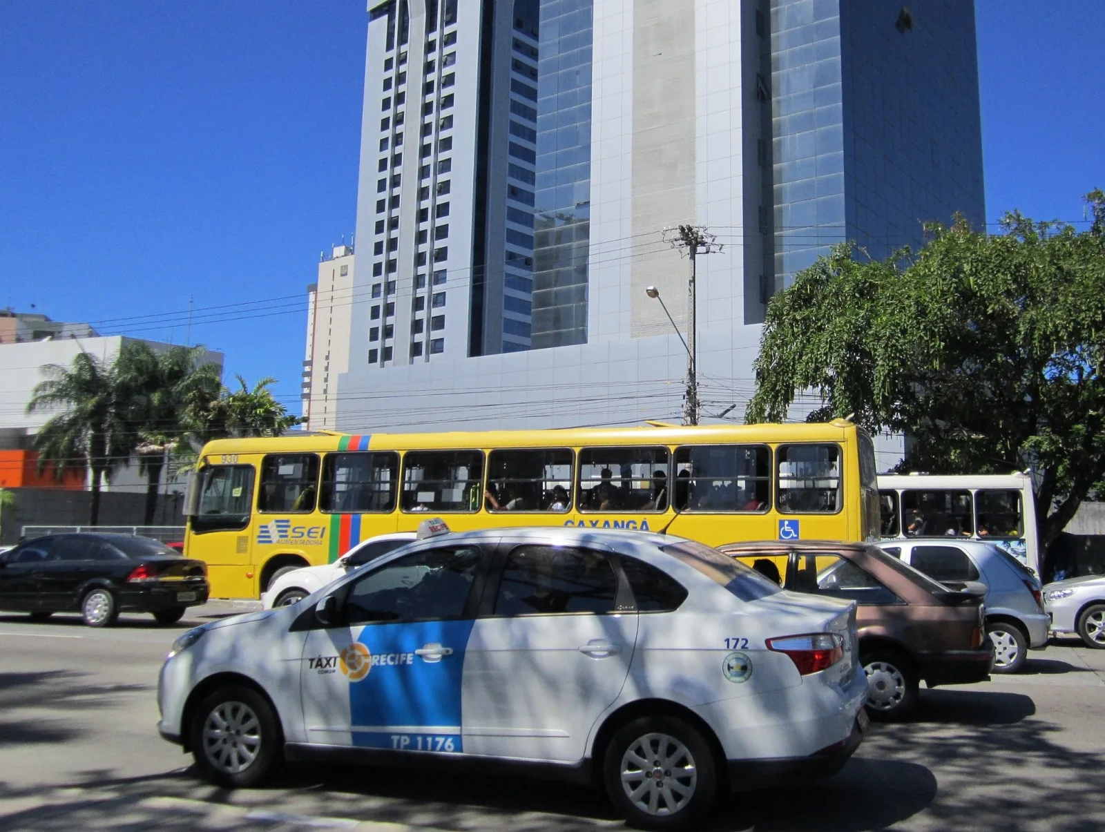 Fiat Grand Siena como táxi no Recife, em 2013. Uno, Palio, Grand Siena, Doblò e Fiorino de 2010 a 2018 foram chamados em campanha atrás de campanha, de 2018 a 2022