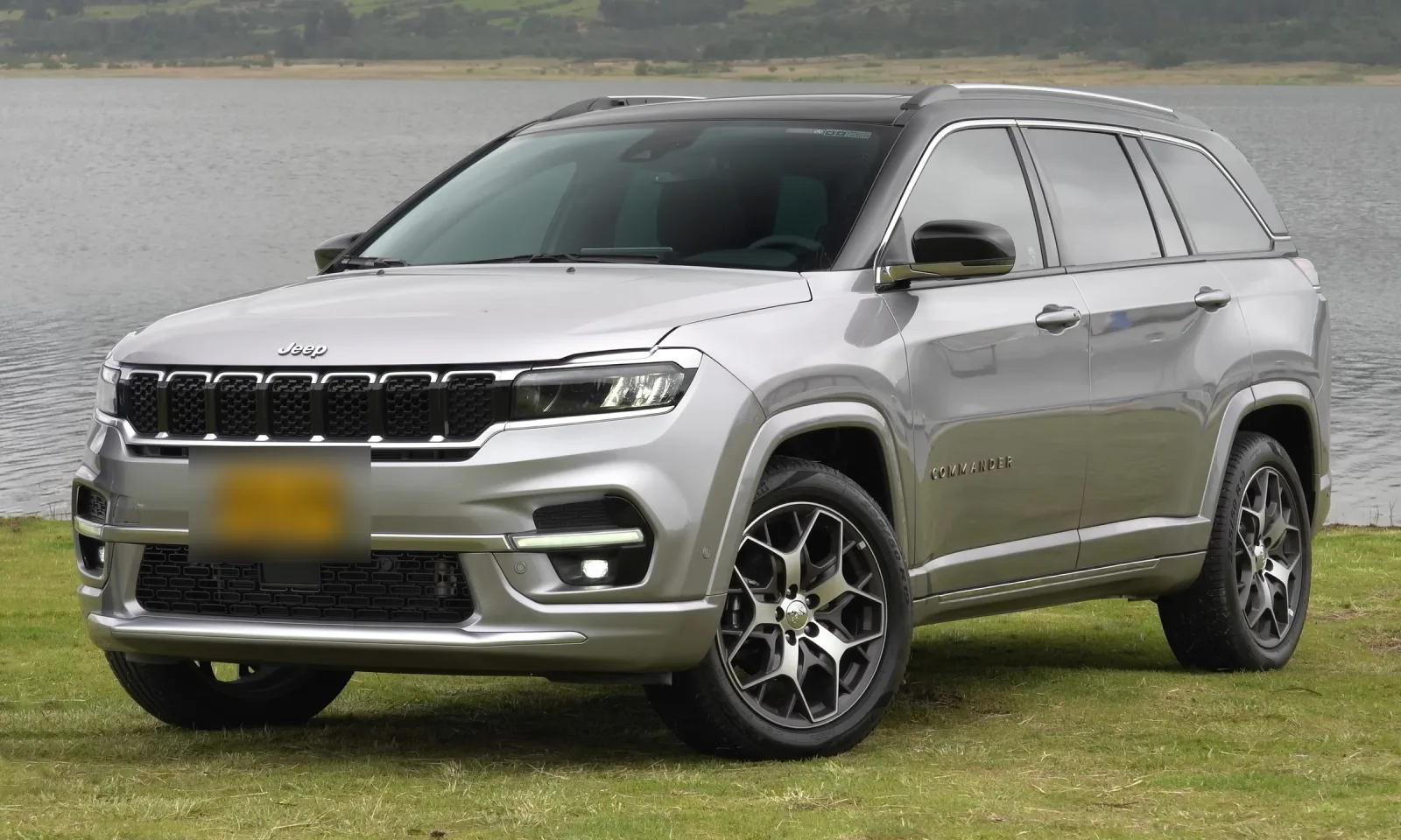 Um Jeep Commander Overland 2023, feito em Goiana (PE), na Colômbia: o SUV de sete lugares perdeu quase um terço do preço em três anos