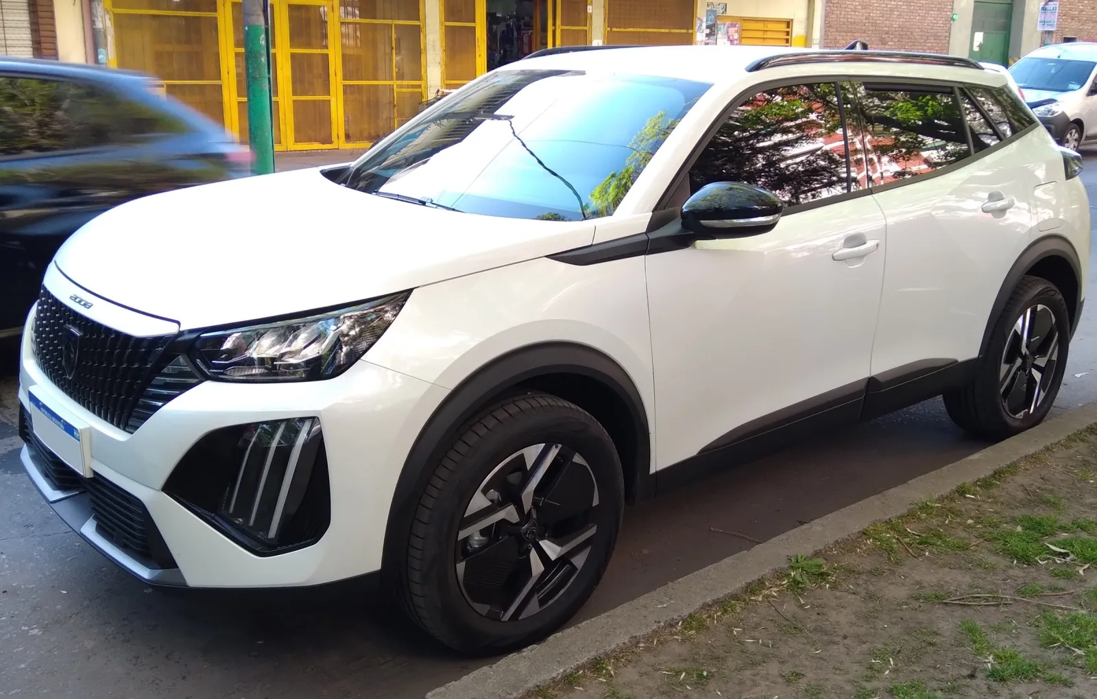 Um Peugeot 2008 da linha atual na província de Buenos Aires, em 2024