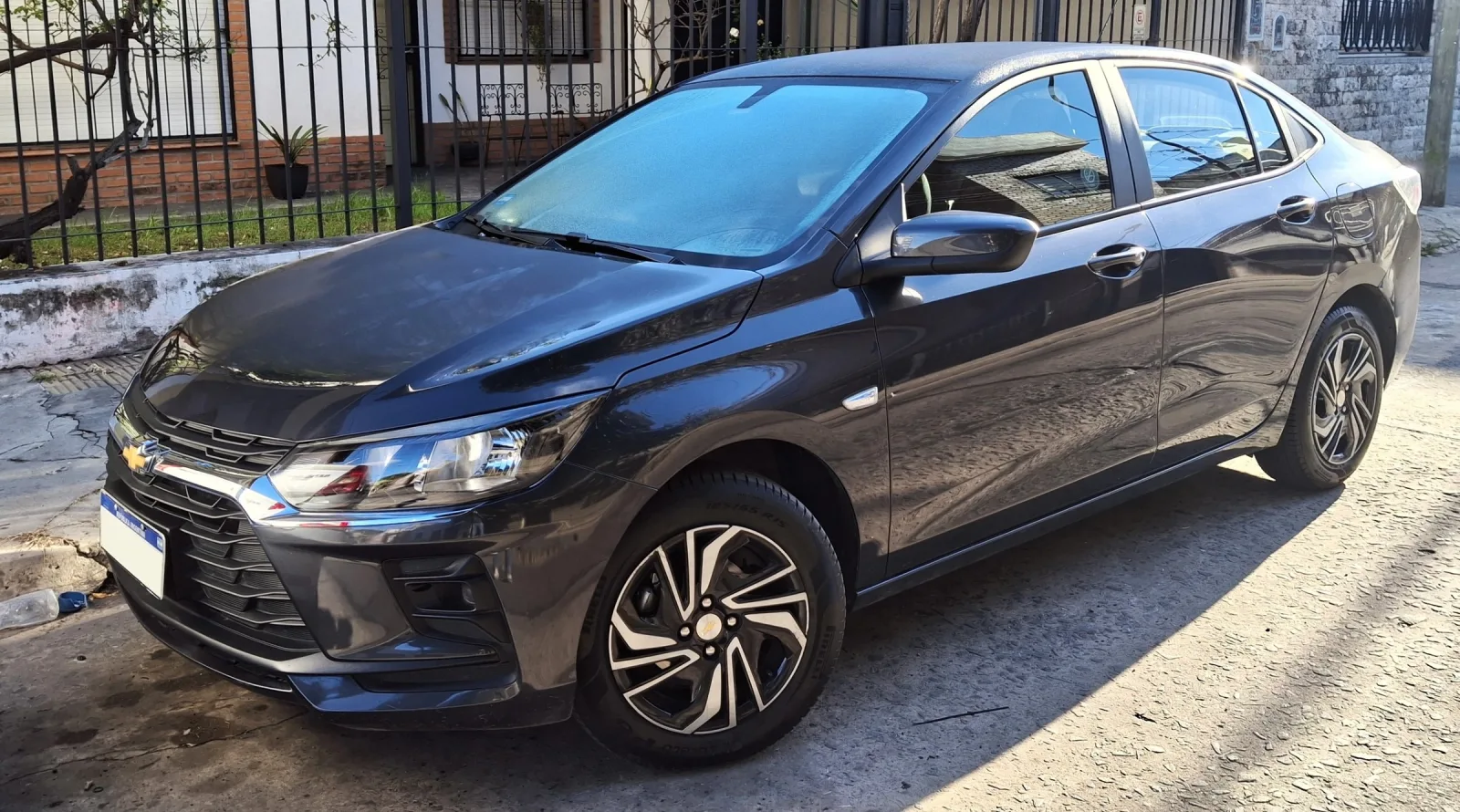 Chevrolet Onix Plus: casos subiram 78%, enquanto os do Onix hatch caíram 31%