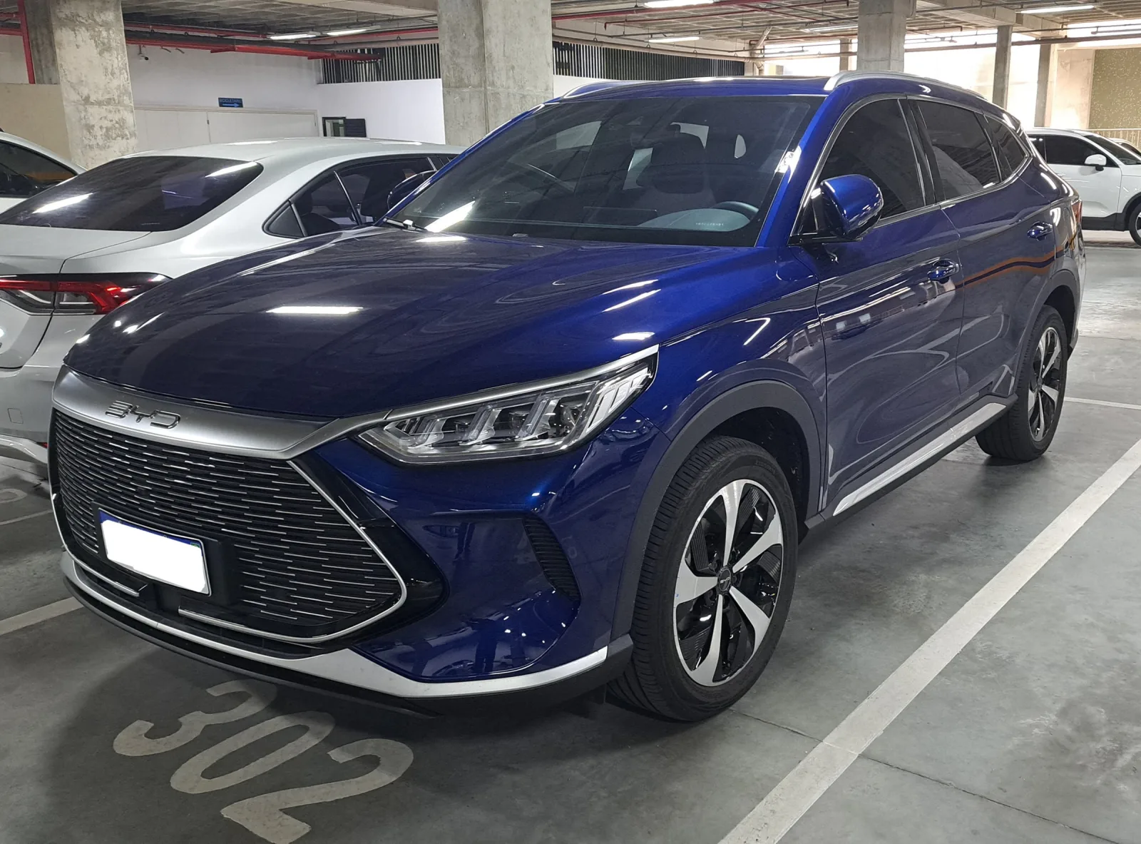 Um BYD Song Plus DM-i, SUV híbrido plug-in, no Brasil, em 2024