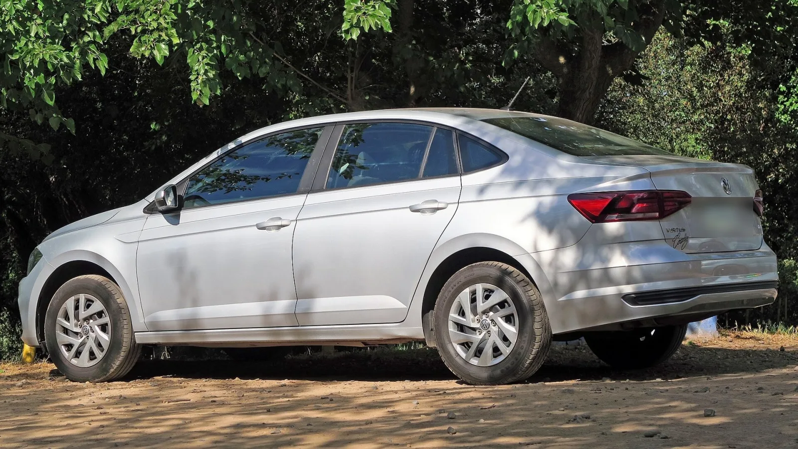 Volkswagen Virtus antes da reestilização: o sedã tirou cinco estrelas em dezembro de 2022, nota que vale até o ano-modelo 2026