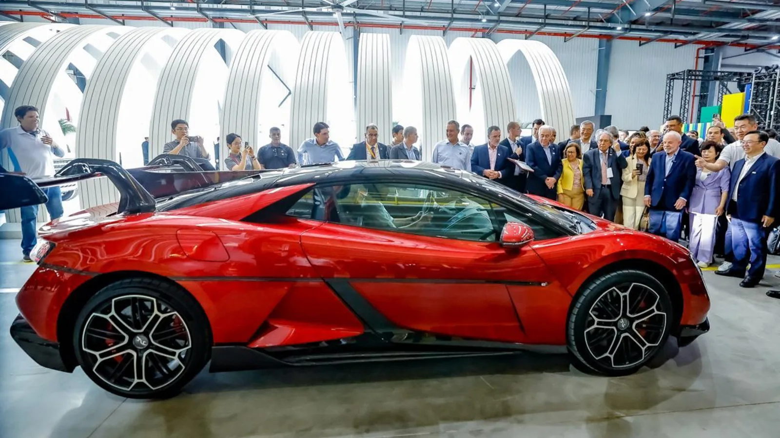 O superesportivo Yangwang U9, da marca de luxo da BYD, apresentado na inauguração da fábrica da BYD em Camaçari (BA), em outubro de 2025