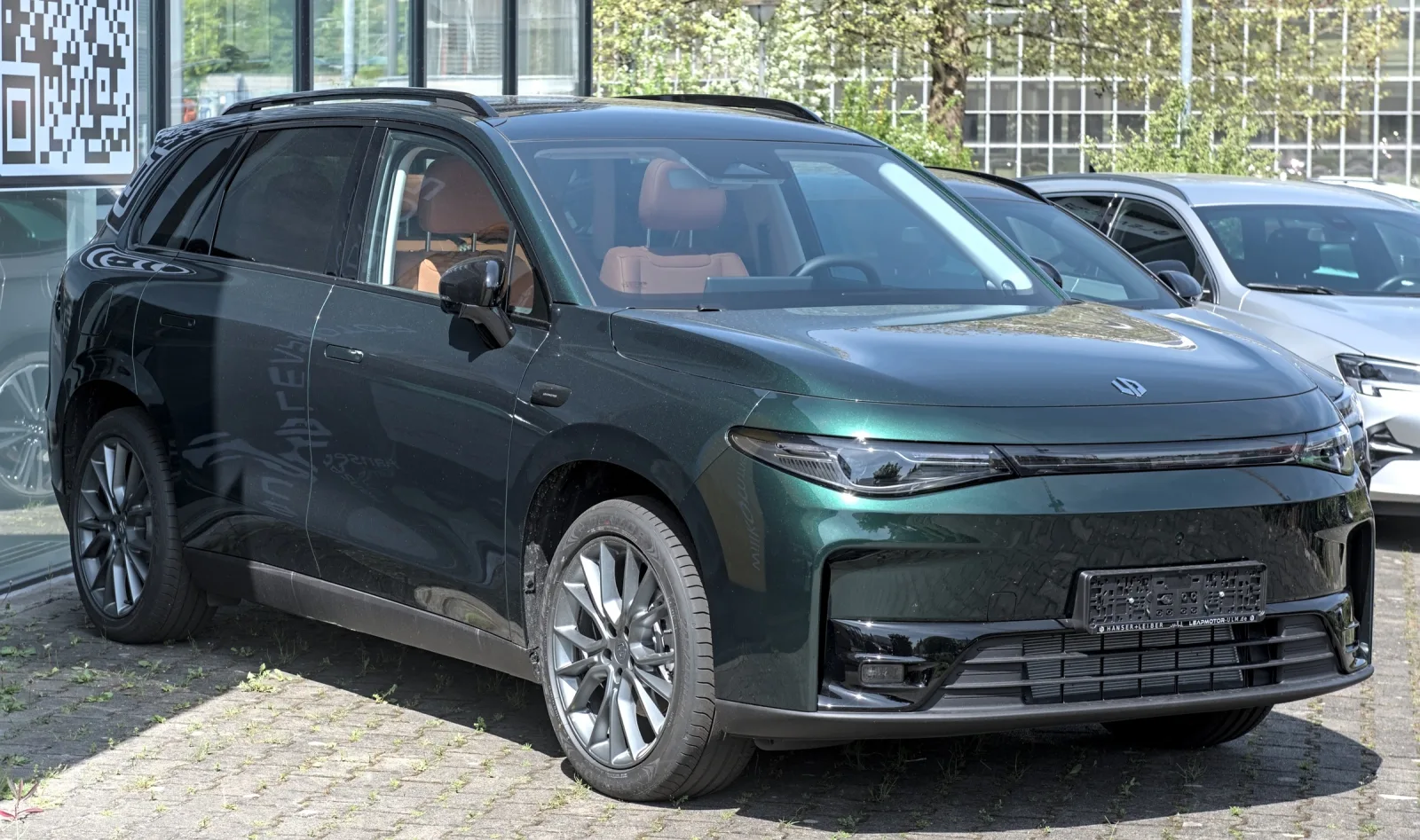 Um Leapmotor C10, SUV elétrico da marca que tem a Stellantis como sócia, na Alemanha, em 2025. Estreou no Brasil em outubro de 2025