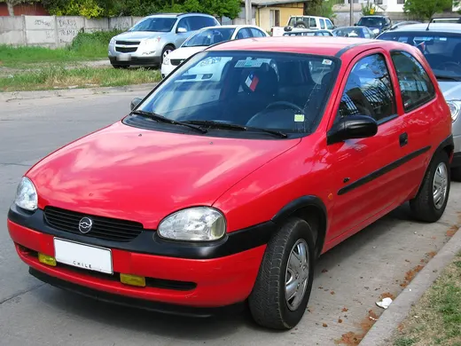 Um Chevrolet Corsa City 1.0 1998 fotografado no Chile