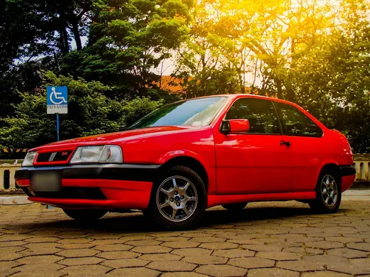 Um Fiat Tempra Turbo duas-portas brasileiro