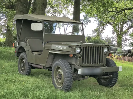 Um jipe Willys MB/Ford GPW, o jipe militar da Segunda Guerra Mundial
